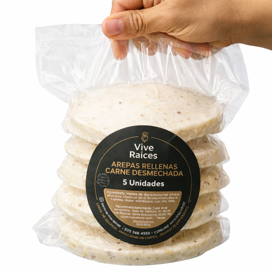 Arepa Rellena Carne Desmechada Vive Raíces - Comida Real